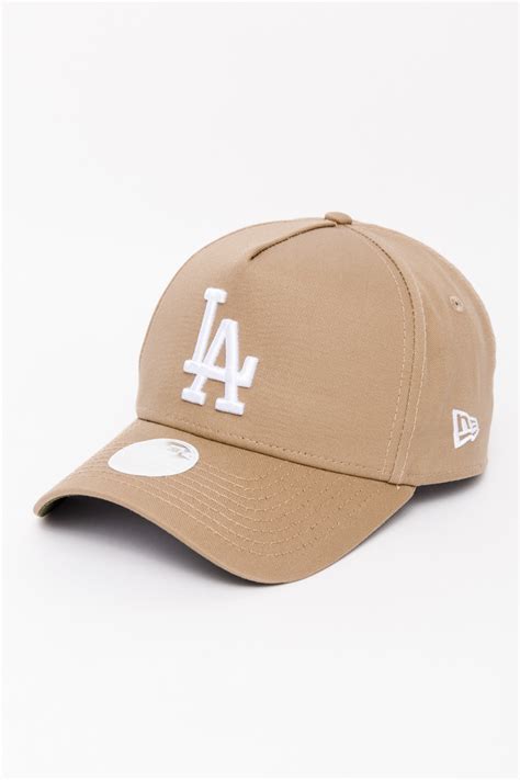 la beige hat